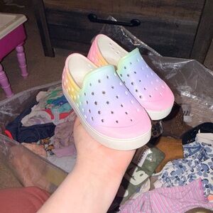 Old Navy Kids Pastel Gradient Water Shoes